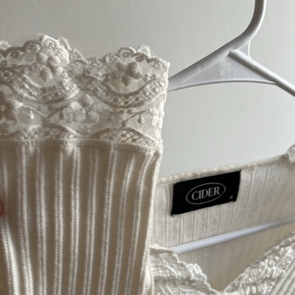 Cider Unique Classy Lace Long Sleeve - Picture 2 of 4